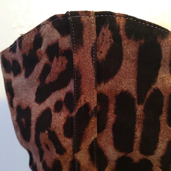 Leopard Print VEGAN SUEDE Cowgirl BOOTS. SIZE 7 WIDE. Like new! - Picture 7 of 13